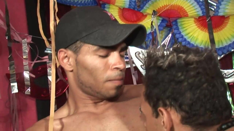 Gay 4 Pleasure: Trio latino nei bassifondi brasiliani