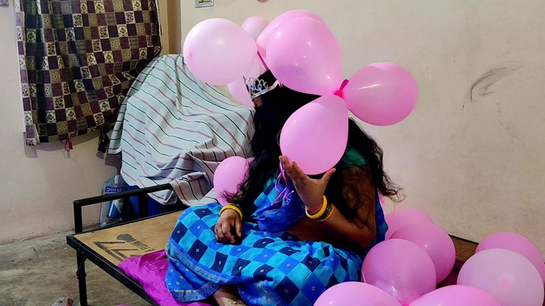 Annubhabhi4: Casalinga indiana al suo compleanno