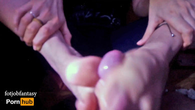 The Bitch Mistress: Footjob selamat malam yang sempurna toejob sehingga pancutan mani