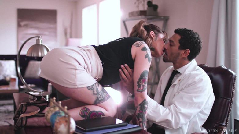 Modern-Day Sins: Modern-day Sins - Get Me Pregnant! Desperate Vanessa Vega Takes Breeding...