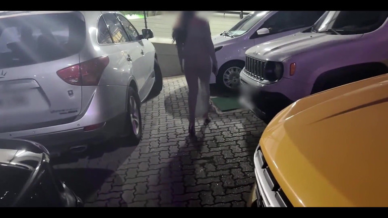 Karen Kiss: Ik gaf de bediende een pijpbeurt op de parkeerplaats van...