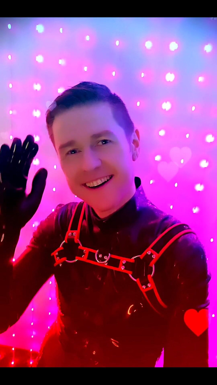 Roman Heart: Vide Clip Outtake für meine neue walzenLatexRubberBlackstyle
