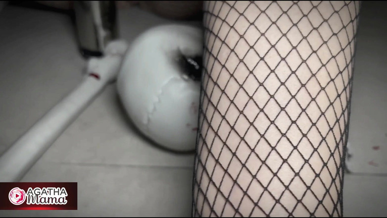 Agatha Mama: Agatha Mama Pada Malam Halloween, Tahanan MILF Disetubuhi Oleh BBC