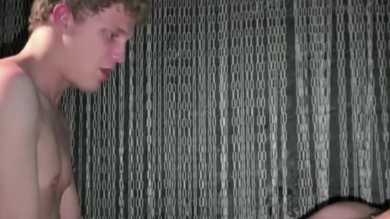 Gaybareback: Twink použitý v baru KameronEm Frostem