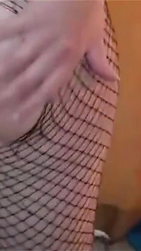돈을 대가로 처음으로 애널 섹스를 수락한 시누이.
