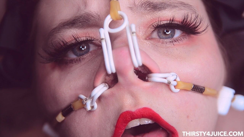 Freshie juice: Hucow nasenfetischspiel // Nasenhaken