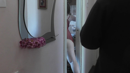 XXX-Platinum: bina painti ke paaradarshi peignoyar men sundar chodne laayak mammi...