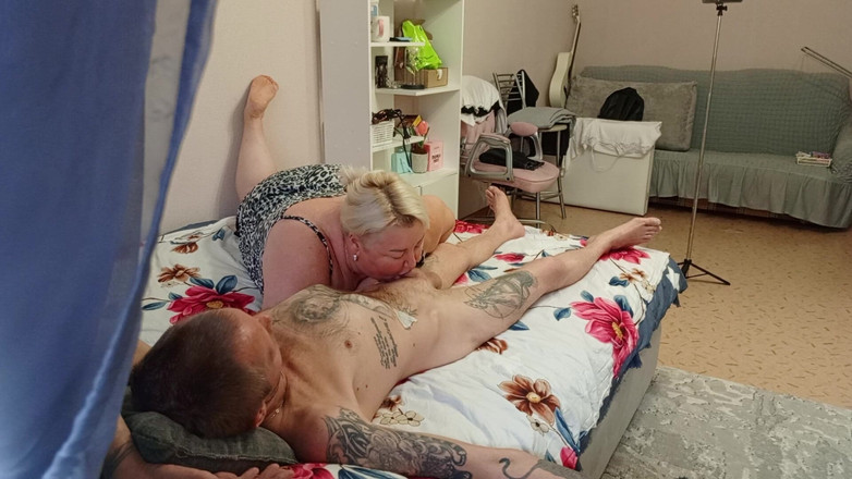 Zona901: Uwielbiam orgazm w głębokim gardle mojego sąsiada z gorącą spermą