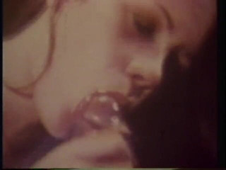 Vintage Usa: Hairy vintage beauty gets her mouth filled with a cum