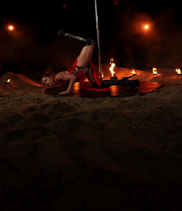 Renata Fox: Blaze in Hell, Witch!