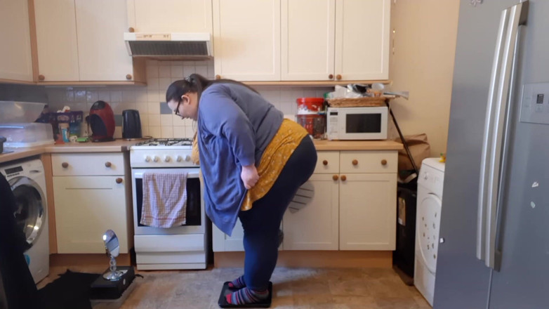 SSBBWLadyBrads: 2021년 4월 결과의 SSBBW 무게