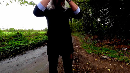 Kellycd2022: 穿着黑色连裤袜的业余变装者kellycd2022在户外