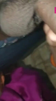 Indiancă Priya Bhabhi ia muie de la un instalator