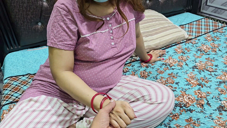 Faryal: Indianca bhabhi sora vitregă sexy care adoră să ia pula...
