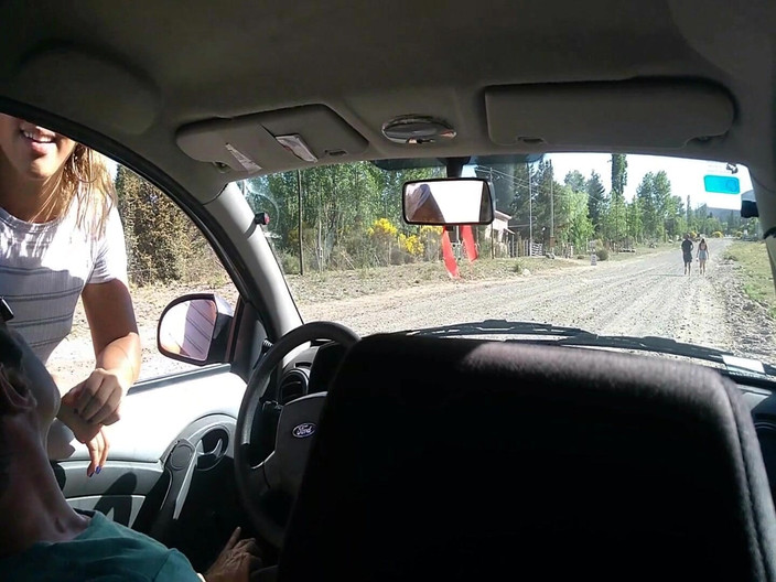 LadyRoma: Невідома тінка мастурбує мене в моїй машині на вулиці