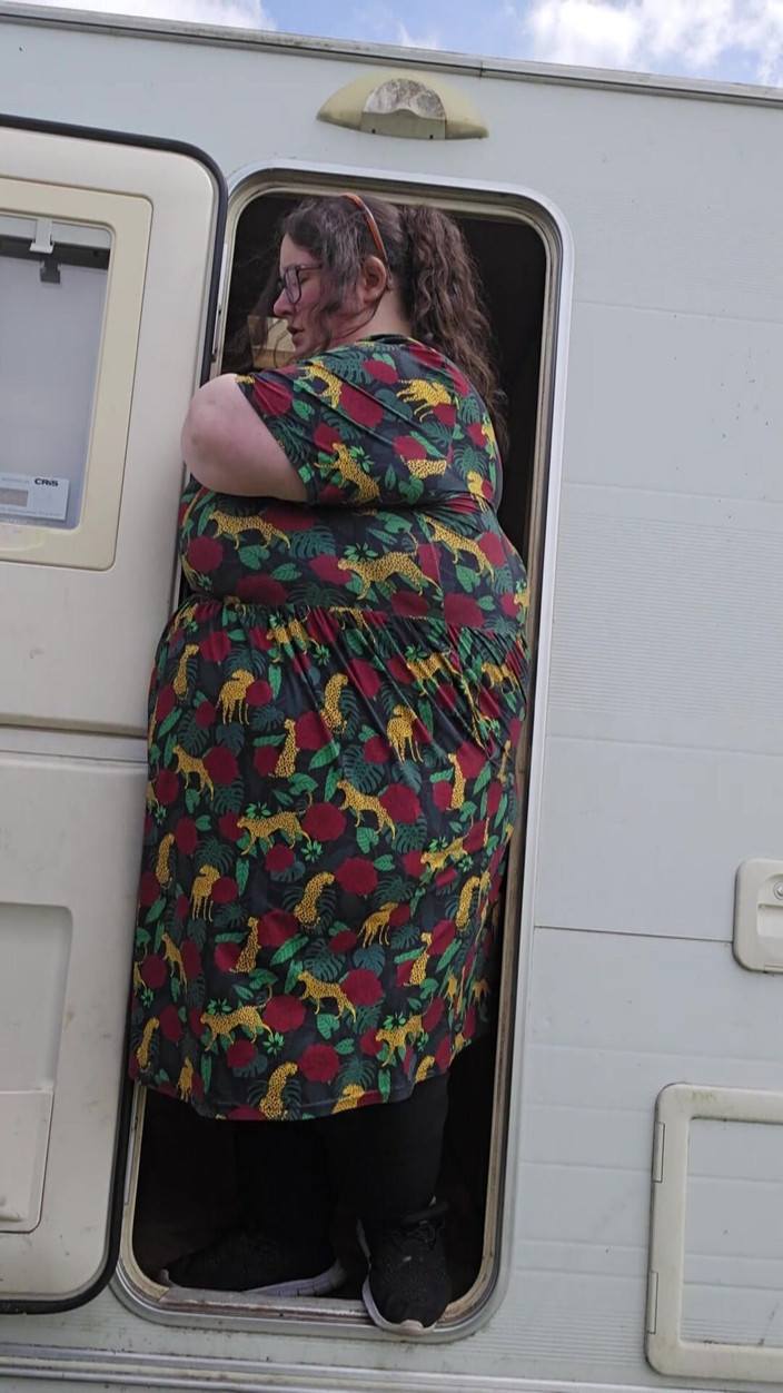 SSBBWLadyBrads: SSBBW Ladybrads Vs Caravan Door