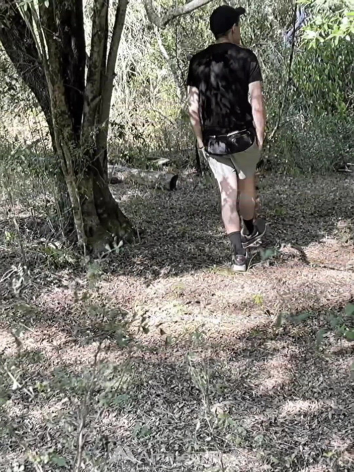 AmateurMates: shaukiya larke ne jangal men hilaate hue pakra