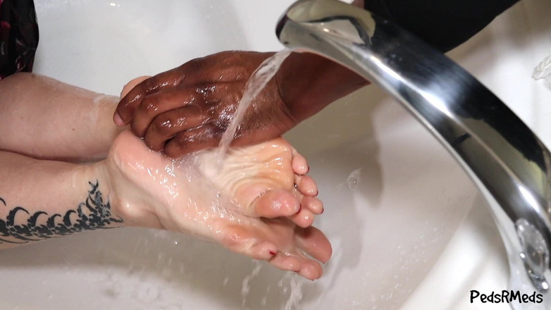 PedsRMeds: Chloe lyrae的脚被宠爱