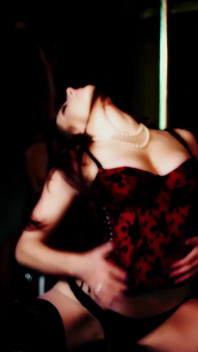 Samantha bentley är en lös strippa