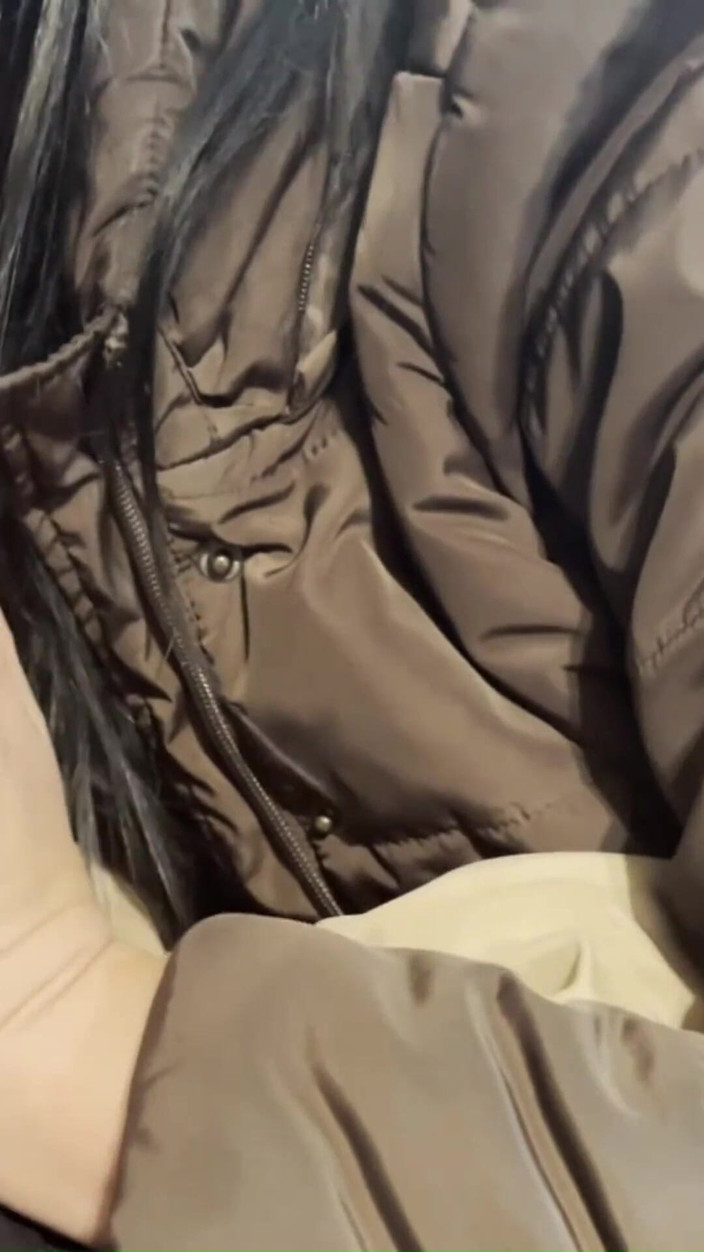 MilfyCalla: Milfycalla - beaucoup de sperme sur une veste à capuche à capuche de...