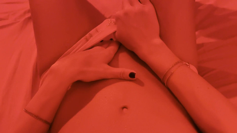 Cathia: Ragazza timida con un orgasmo timido