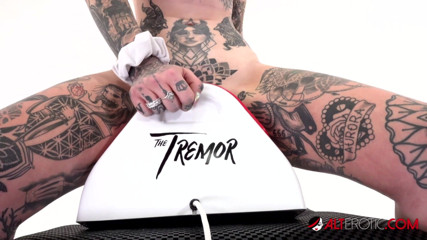 Alt Erotic: Amber Luke yang bertatu menunggang gegaran buat kali pertama
