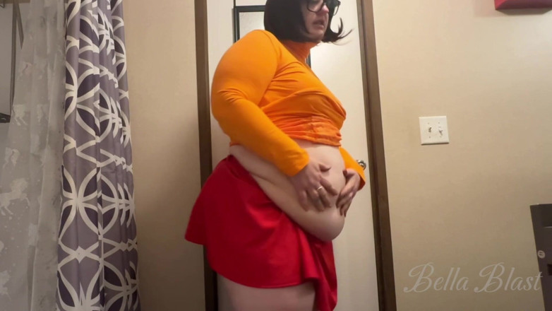 BellaBlast: Velmas Scooby Snack Stuffed Belly