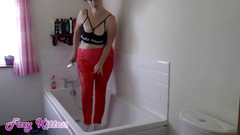Foxy Redhead Kitten: Mi bagno in leggings rosa corallo e scarpe da ginnastica