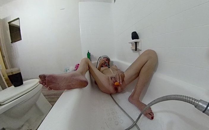 Lizzy Yum: Lizzy yum sd Haziran 2025 mastürbasyon banyo yapıyor amatör, büyük memeler,...