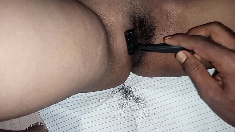 Sital: バービーの剃毛動画