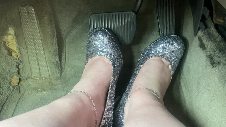 BellaBlast: Pompare cu pedală în 5 cu tocuri