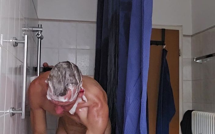 Chris_snoopy_91: Doccia dopo il lavoro e annunciata una sorpresa parte 1