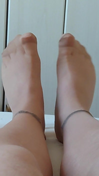 Foot Your Feet in Tights Are Looking for Lovers