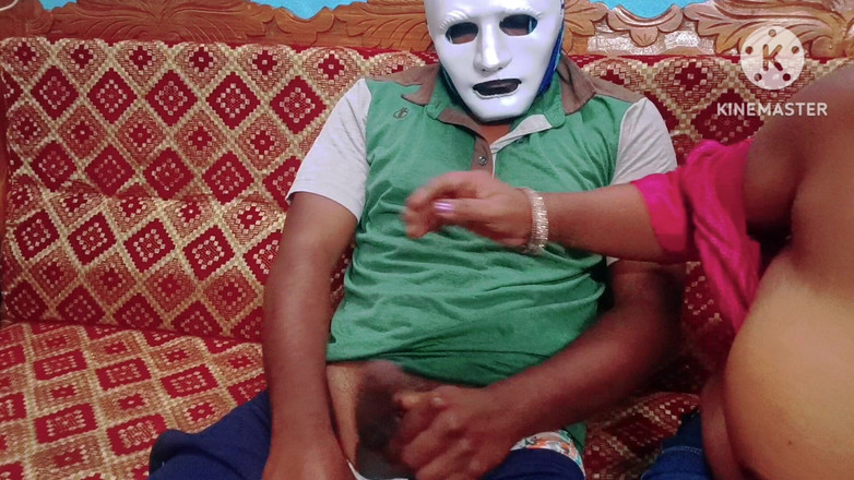 Sweethoneybgl: Indianca Desi Bhabhi a dat o muie frumoasă și înghite sperma când...