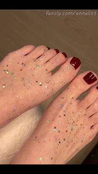 Red Nails