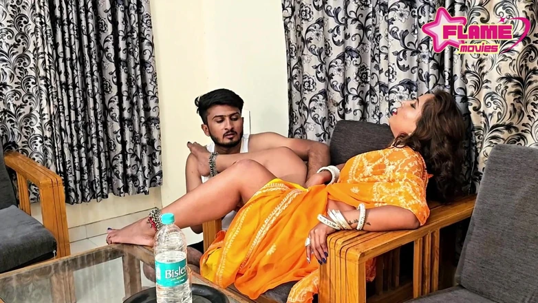 Flame Movies: Garmi Roshni Bhabhi Ki Desi Sex with Servant