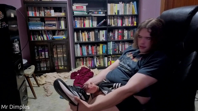 Mr Dimples: 靴の中に入った!