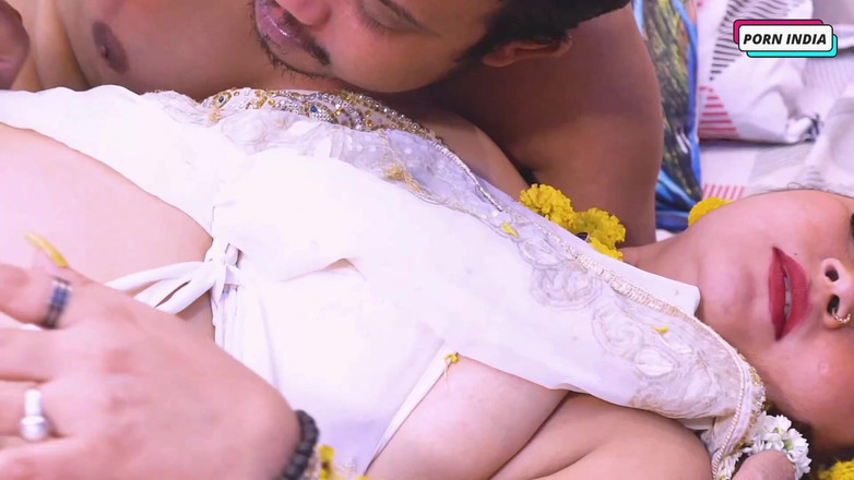 Porn India Studio: Žhavý romantický sex novomanželého páru