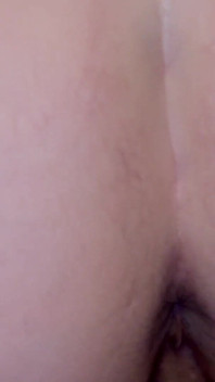 Creampie à l’intérieur de ma belle-mère pendant qu’elle porte toujours son short rose
