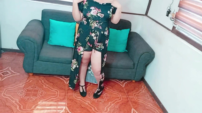 Kellyhotstepmom: Pojďte sem, nech mě vám ukázat své nové šaty ... Líbí se...