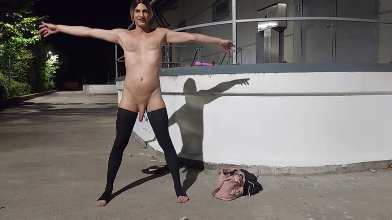 sweetfeet29: 屋外バイブレーターでムラムラしている