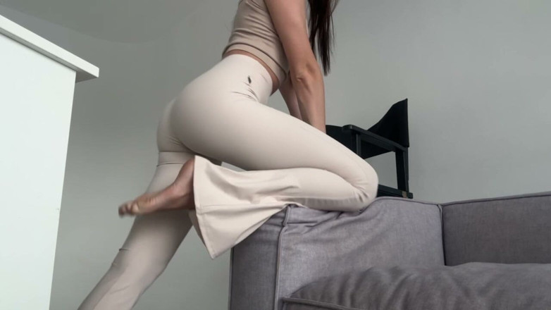 Skinny_lady69: Wanita giantess gymnactic Legs