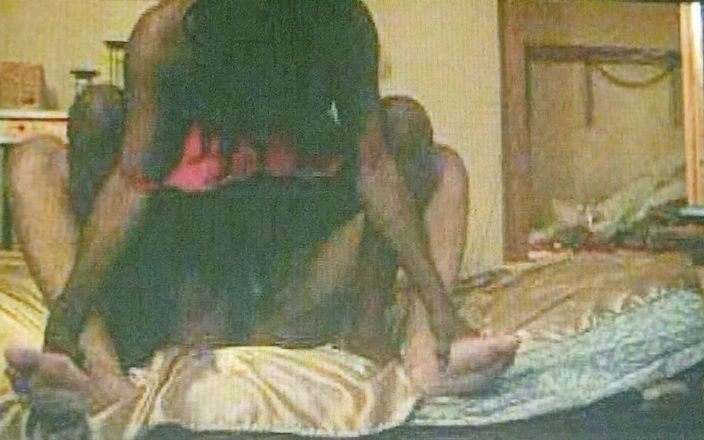 TS freaky MILF: Транс із глибоким заглотом трахає розбещені позиції