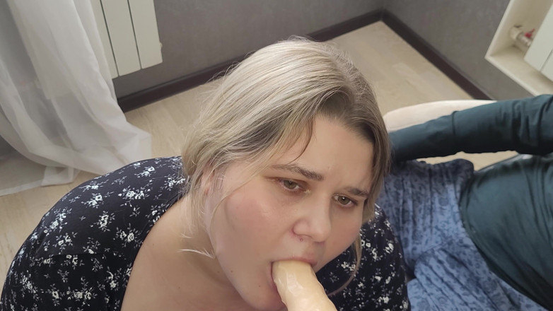 Peach Desert: Rogacz patrzy na swoją dziwkę