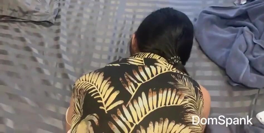 RealDomSpank: Setiausaha Asia seksi saya dapat pengajaran dubur kesakitan semasa perjalanan...