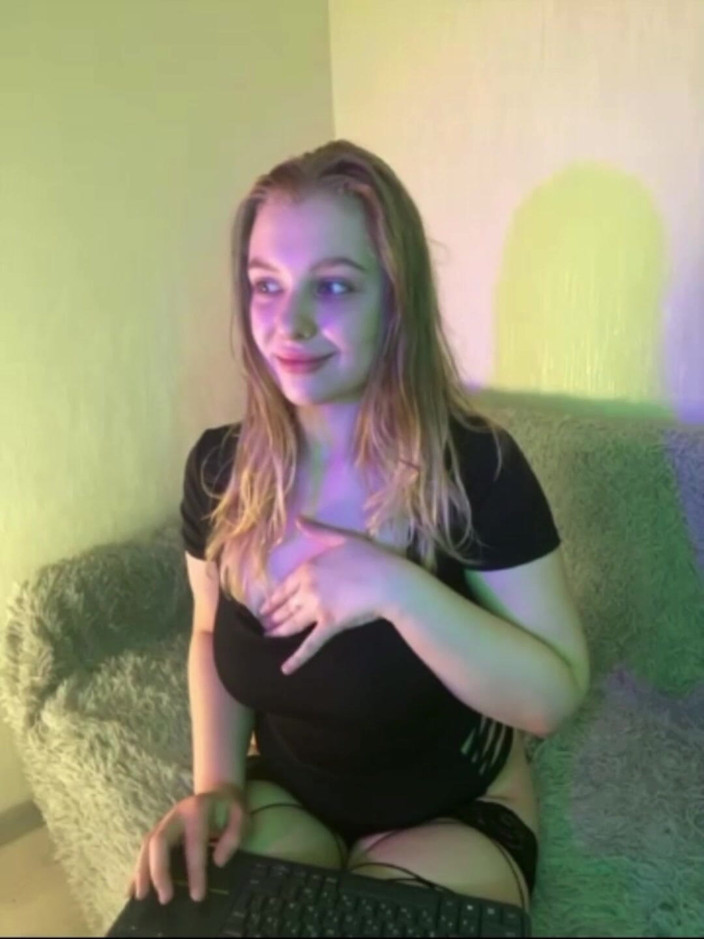 JuiceLussie: Real Fucking with Fingers and Lush