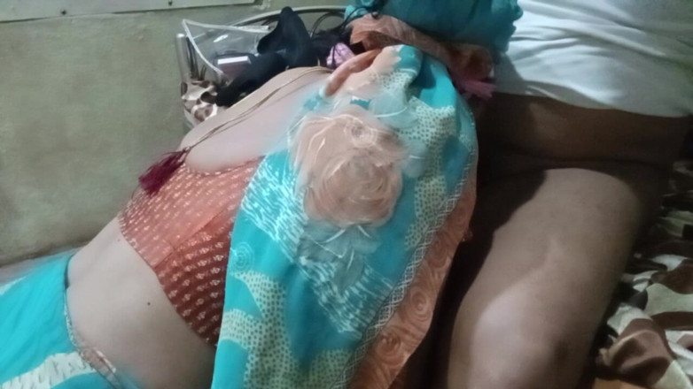 Rangeeli_Mangala: Desi bhabhi wurde in gefangenschaft gehalten und freigelassen
