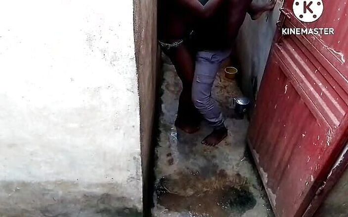 Porn sexline: インドのインフルエンサーであるジャネットは、夫が任務に就いている間、隣人に犯されます