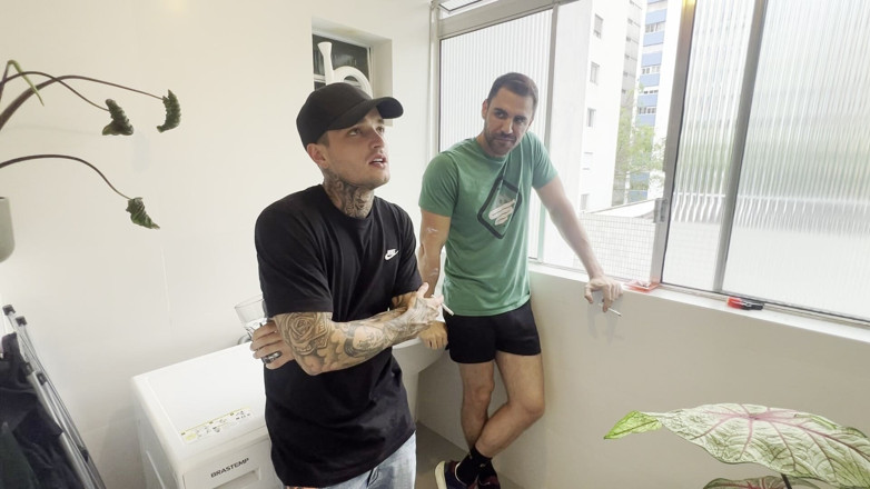 Kylefox: Kyle Fox Takes Erick Diaz Giant Cock