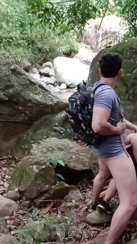Awek membenarkan cikgunya mengongkeknya di dalam hutan selepas kolej. Si Dia Sangat Accommodating Dan Benarkan Dia MerakamNya